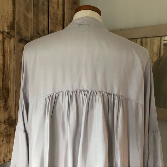 Club Monaco Dropped Shoulder Long Sleeve High Low Flowy Two Button Top Size L - Picture 8 of 11